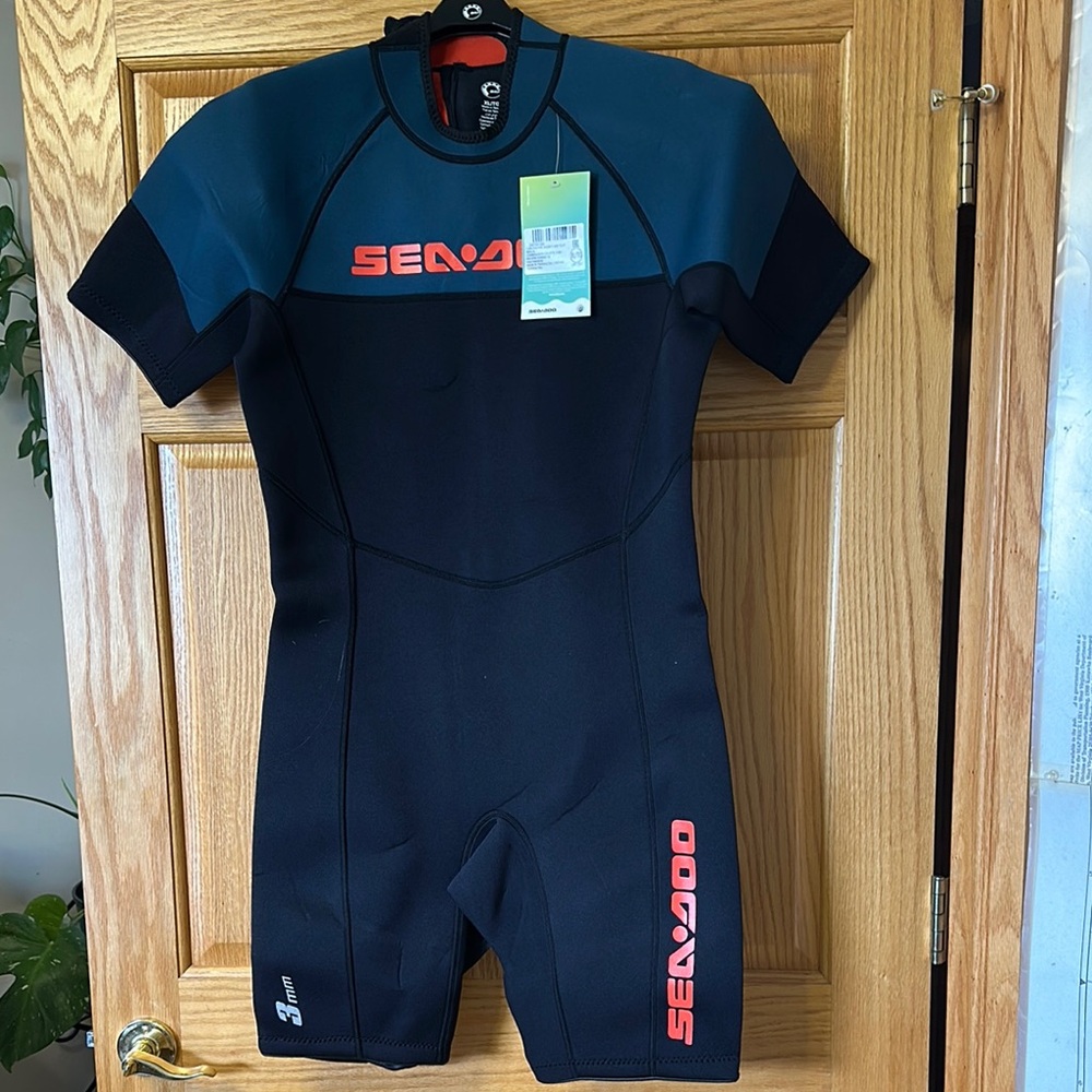 Men’s wet suit Sea Black and Red Rash Guard Swim